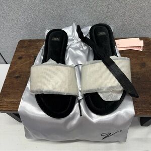 Victoria's Secret White Black Slipper's Slip On Shiny New With Tags